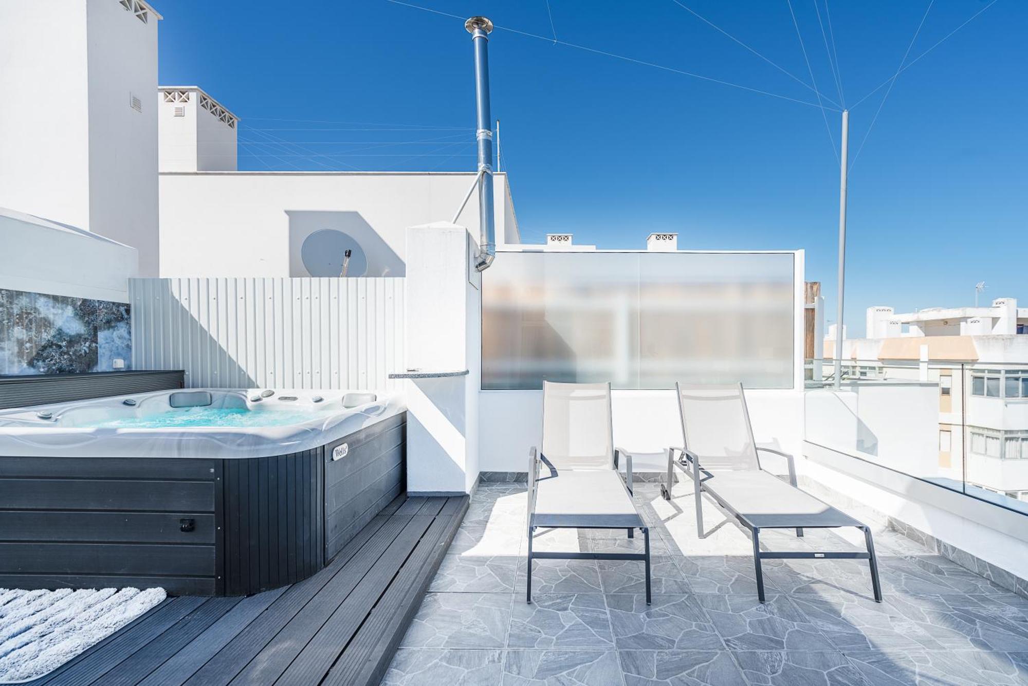 New Luxury Penthouse Beachfront In The Algarve Armacao de Pera
